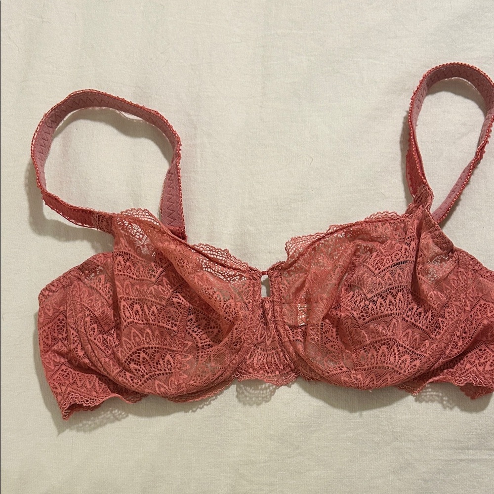 Simone Pèrèle Lace Underwire Bra in Rose Pink
36E
